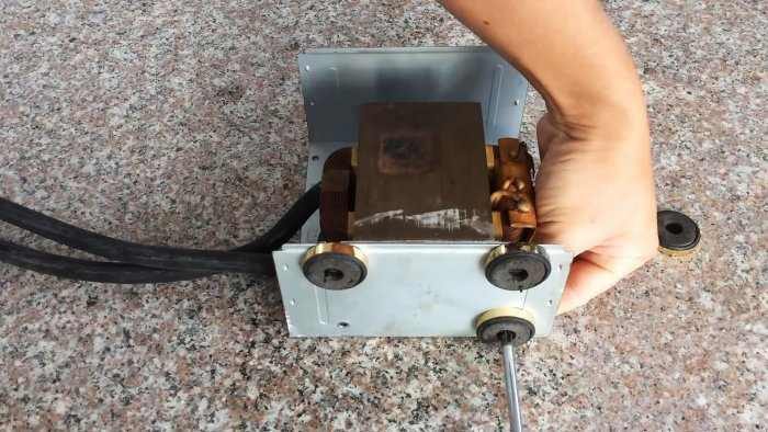 DIY apparatus for soldering and heating from a microwave transformer 2022