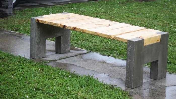 DIY outdoor bench made of concrete and wood 2022