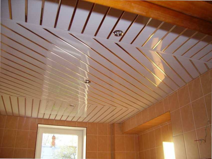 WHICH CEILING IS BETTER TO MAKE IN THE BATHROOM 2022